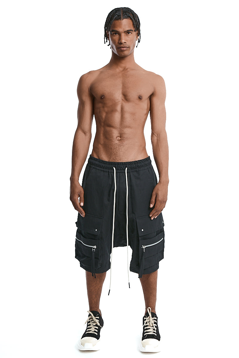 BLACK CARGO SHORTS