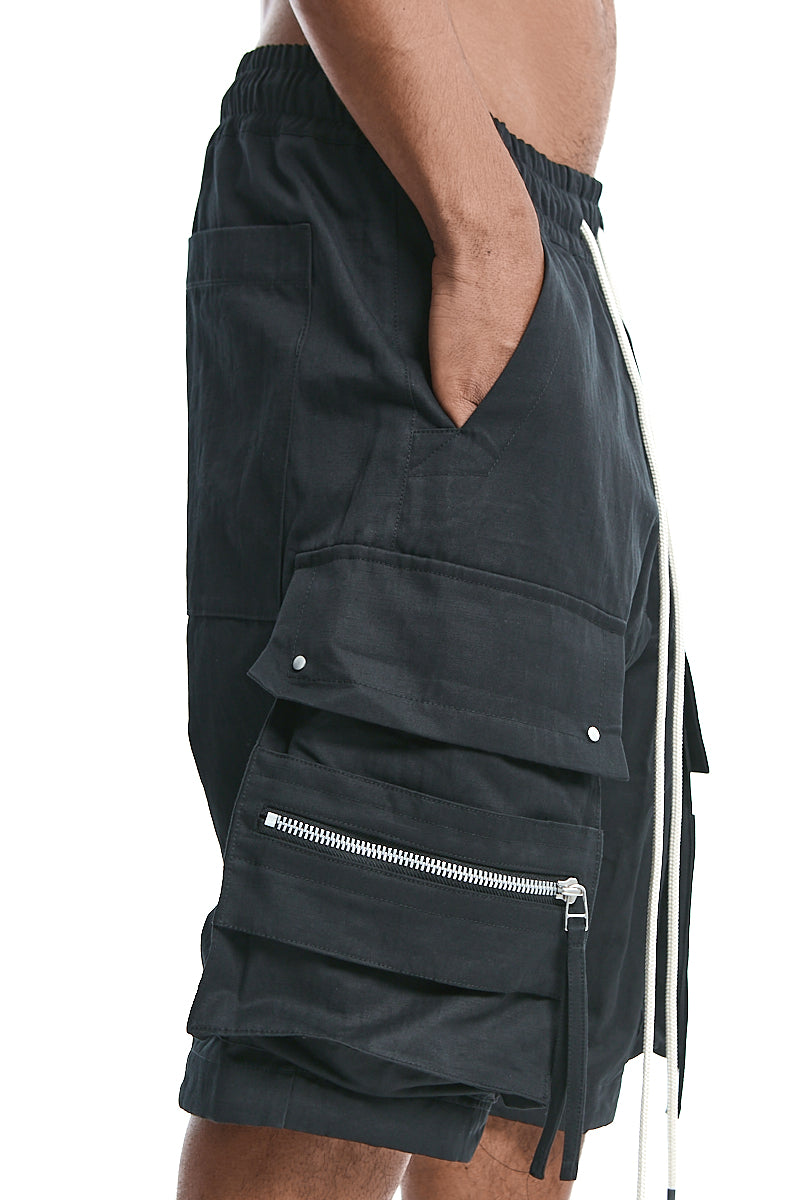 BLACK CARGO SHORTS