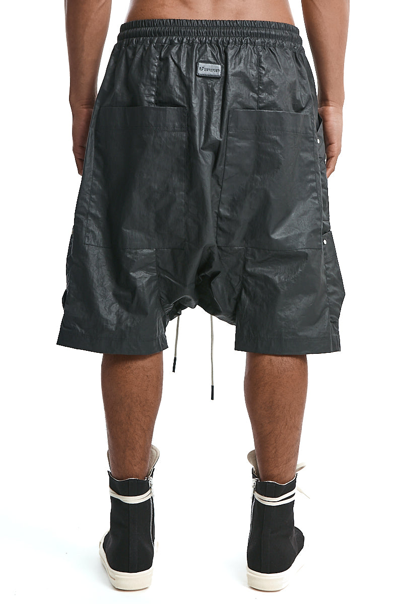 BLACK COATED CARGO SHORTS