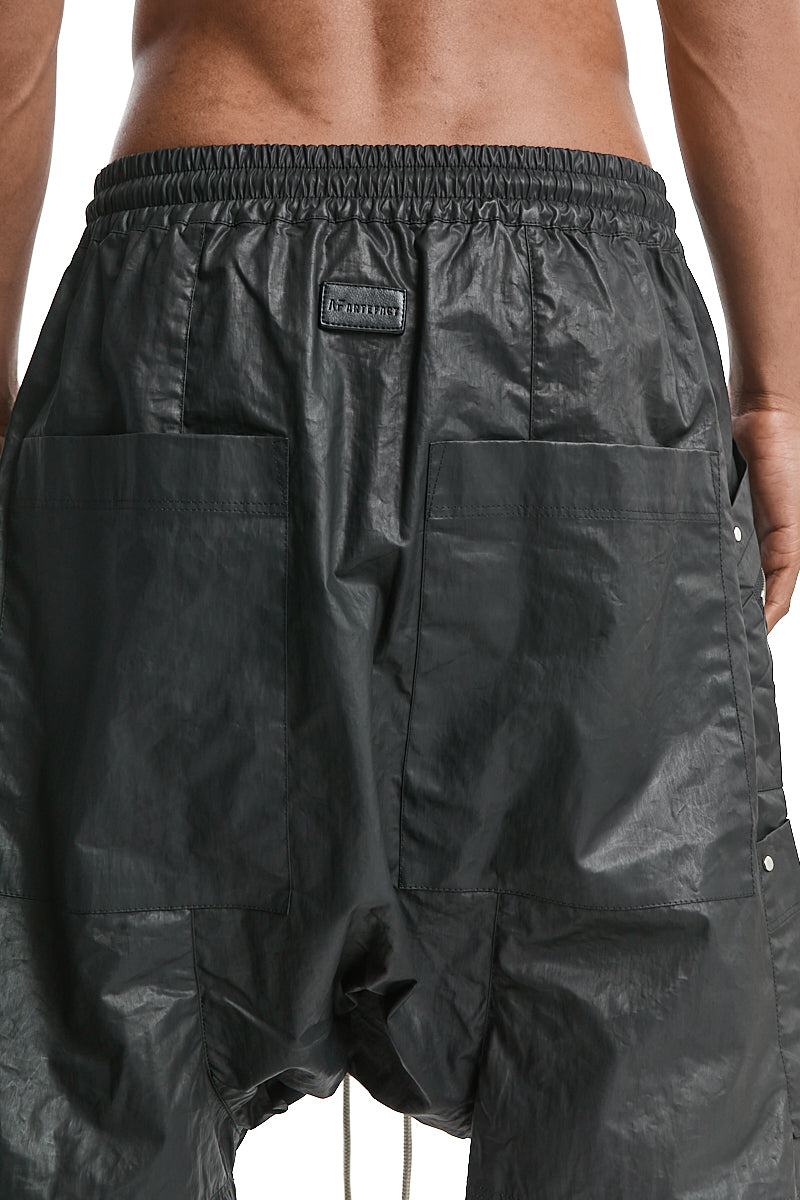 BLACK COATED CARGO SHORTS