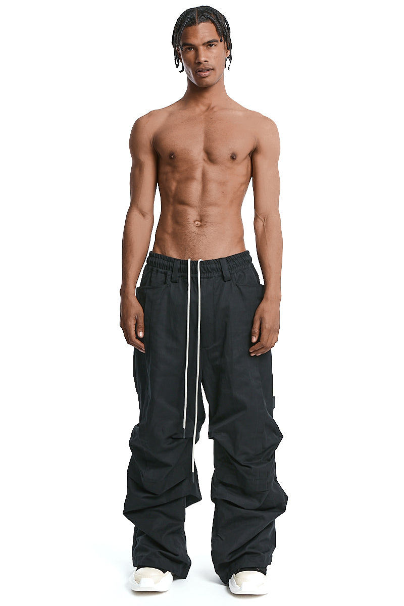 BLACK TUCK WIDE PANTS