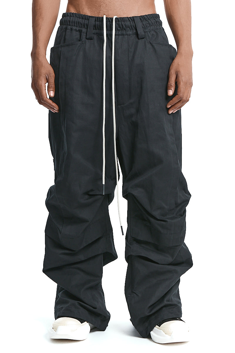 BLACK TUCK WIDE PANTS