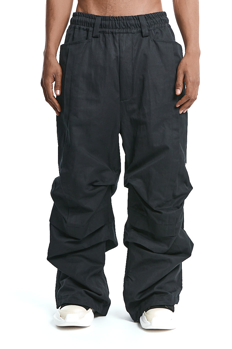 BLACK TUCK WIDE PANTS