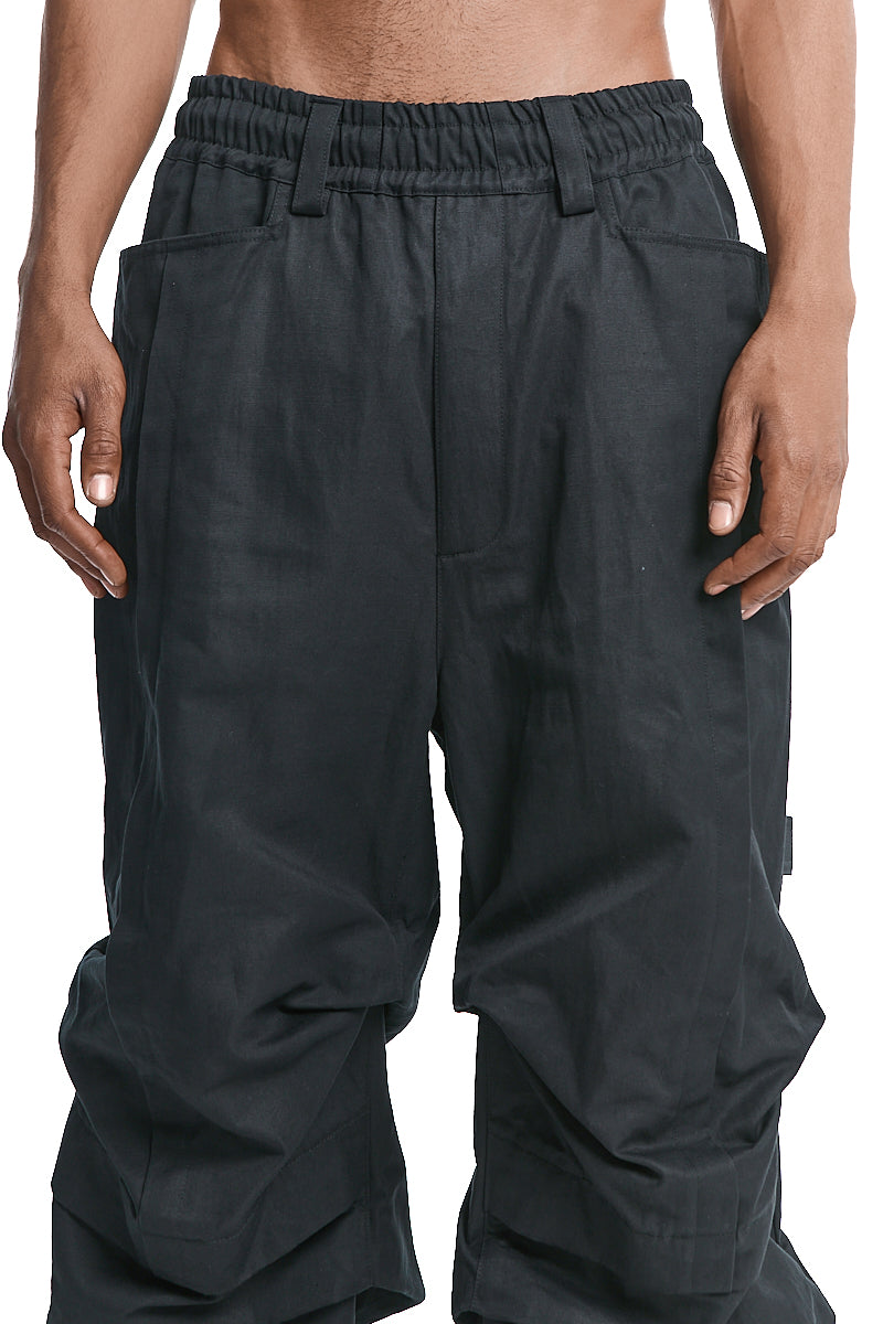 BLACK TUCK WIDE PANTS