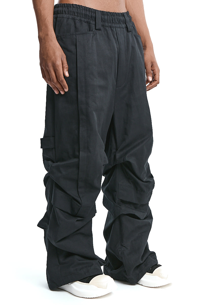 BLACK TUCK WIDE PANTS
