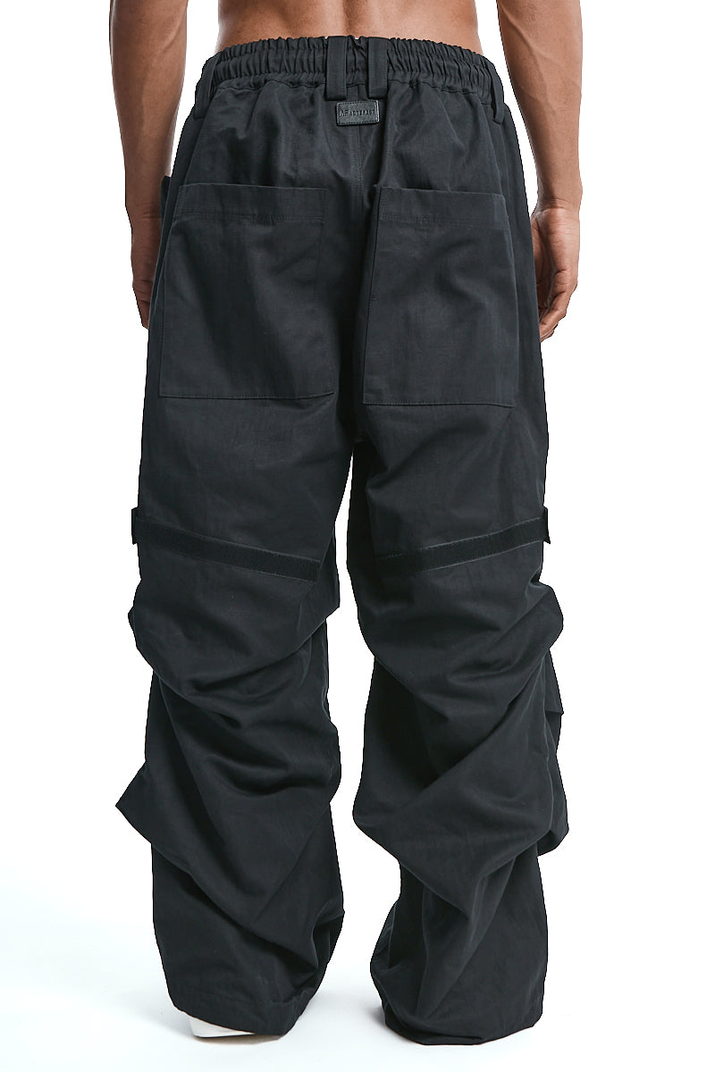 BLACK TUCK WIDE PANTS