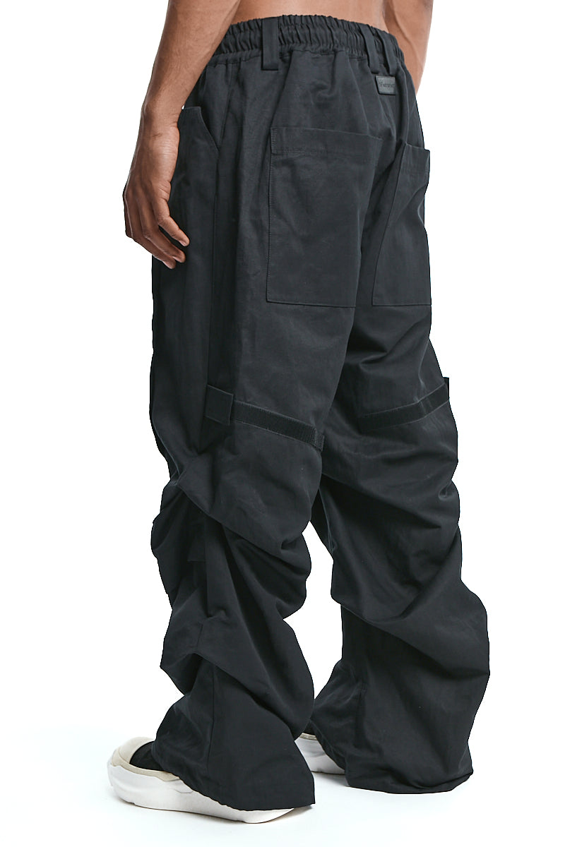 BLACK TUCK WIDE PANTS
