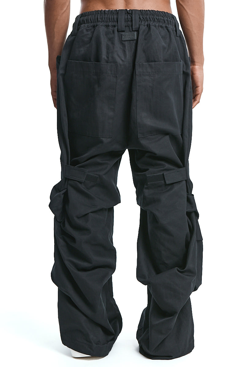 BLACK TUCK WIDE PANTS