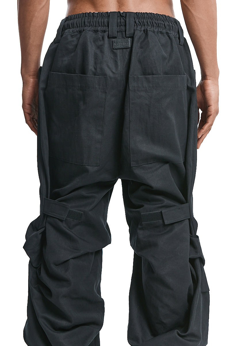 BLACK TUCK WIDE PANTS