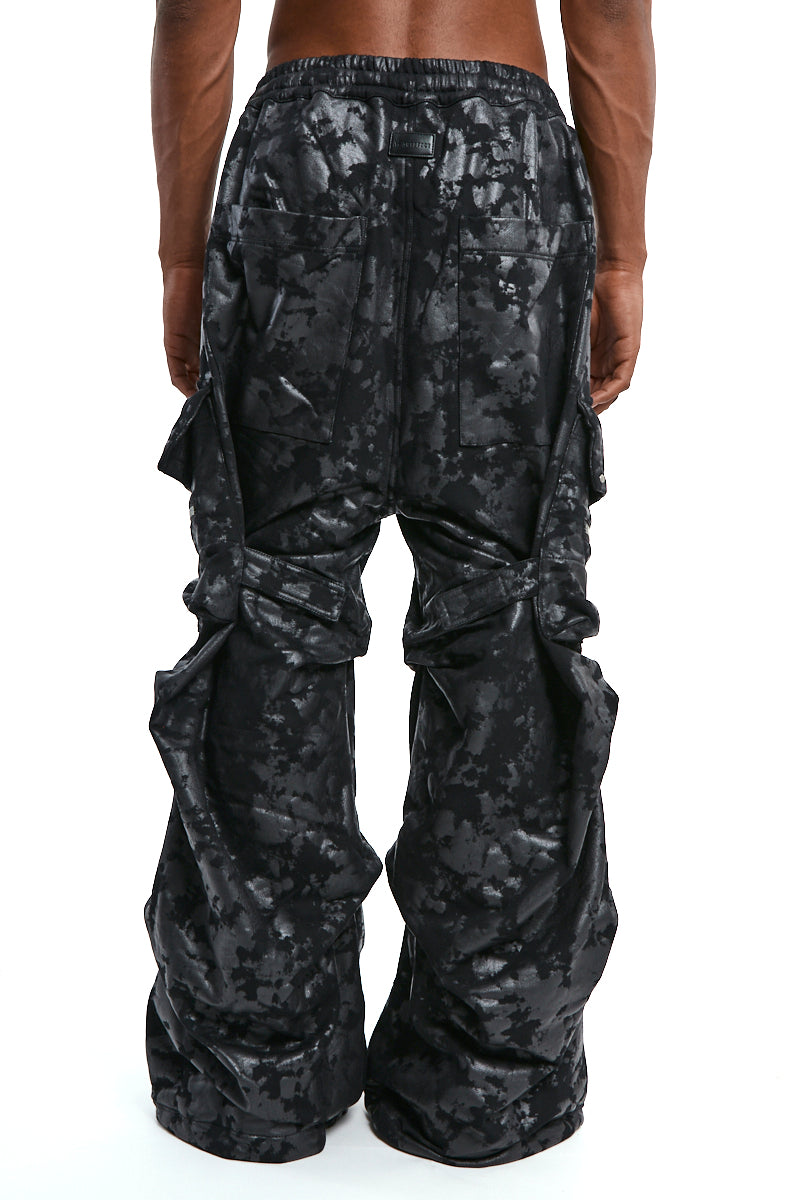 BLACK SWEAT CARGO TUCK WIDE PANTS