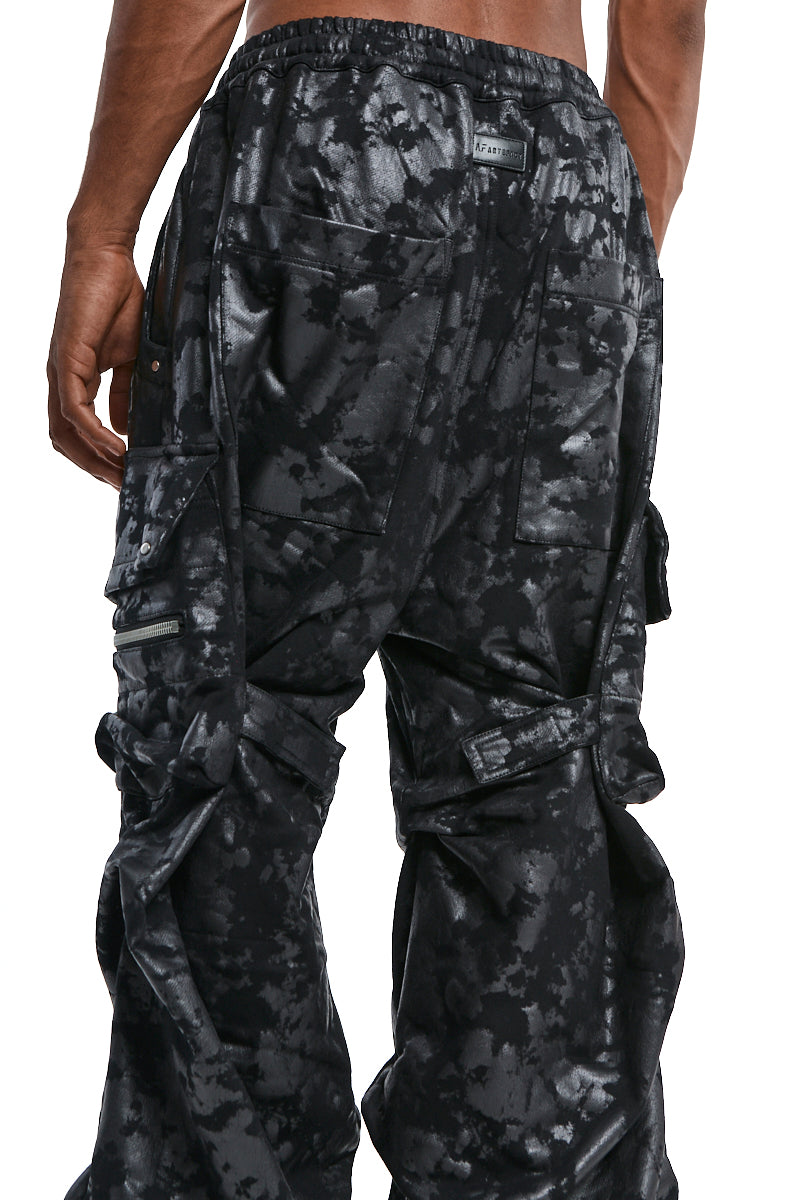 BLACK SWEAT CARGO TUCK WIDE PANTS