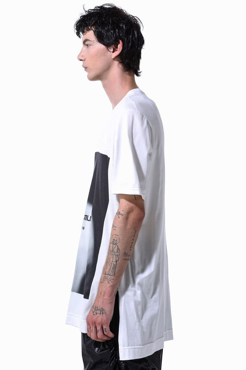 WHITE FRONT PRINT COTTON TEE