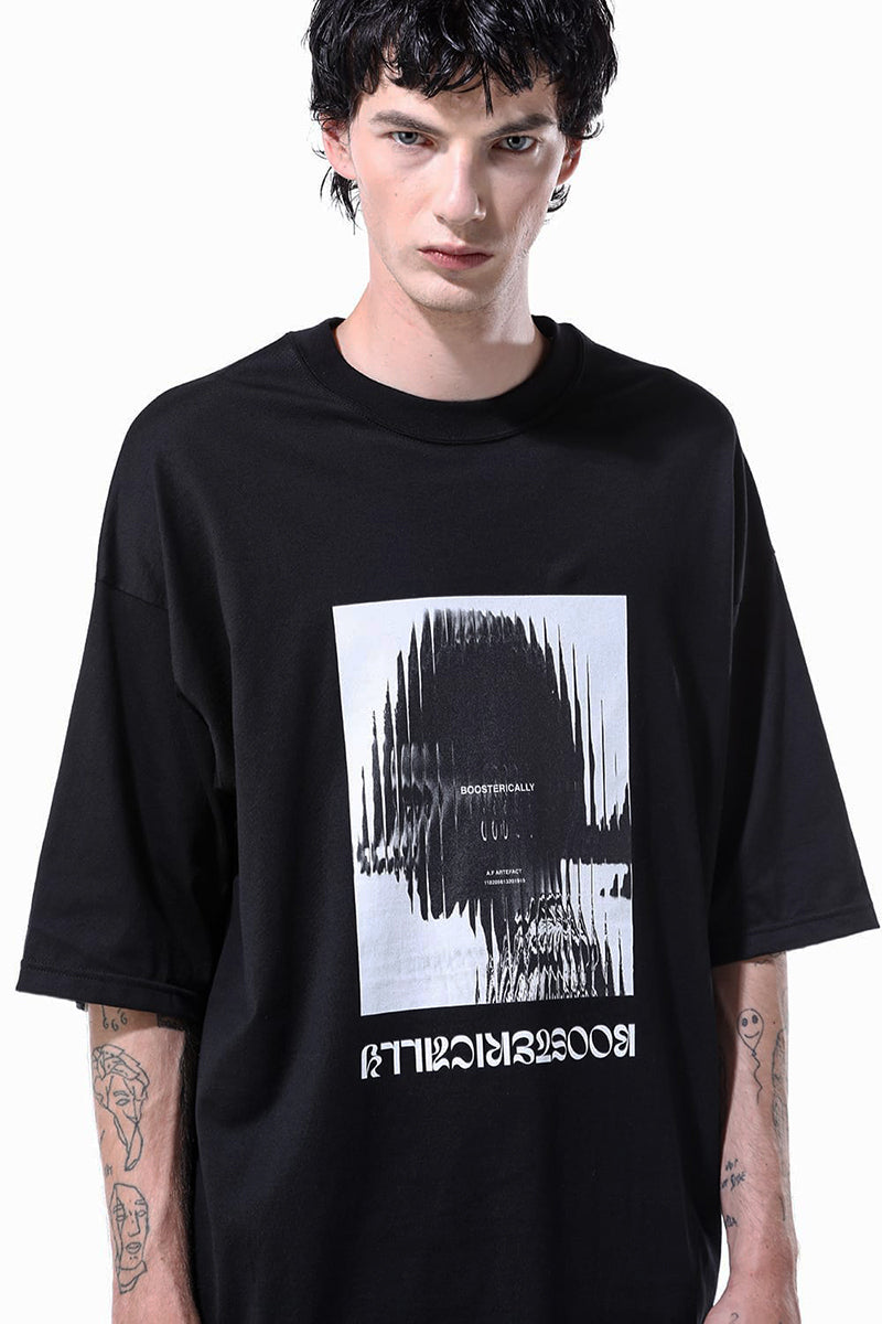 BLACK BOOSTERICALLY PRINT TEE