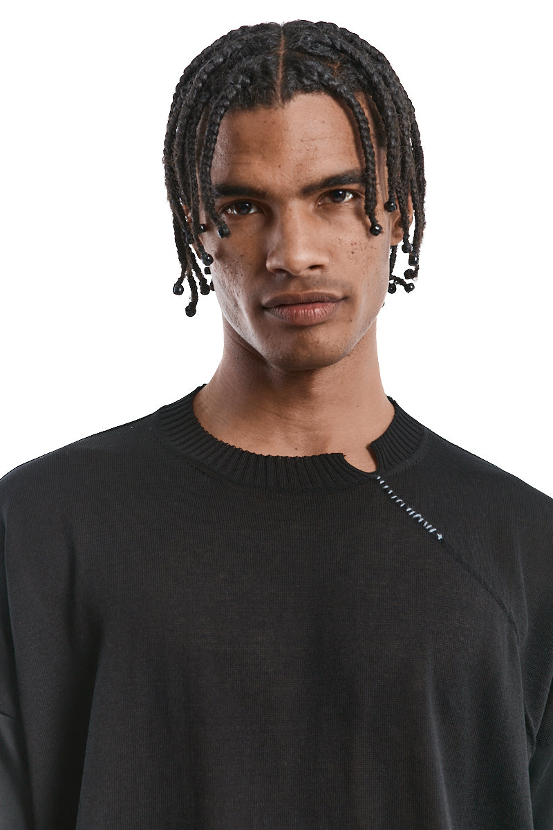 BLACK KNITTED TOP