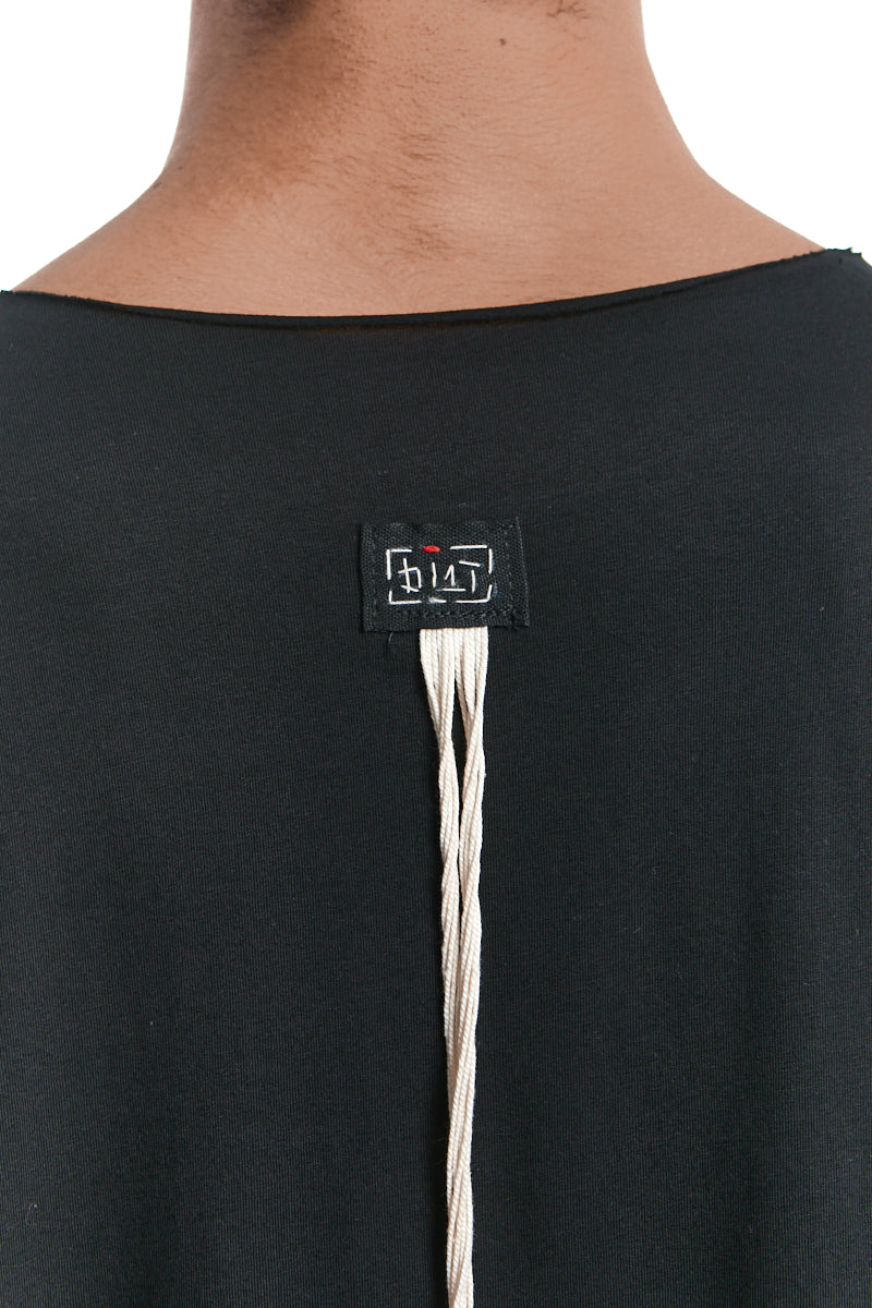 BLACK CROSS OVER TEE