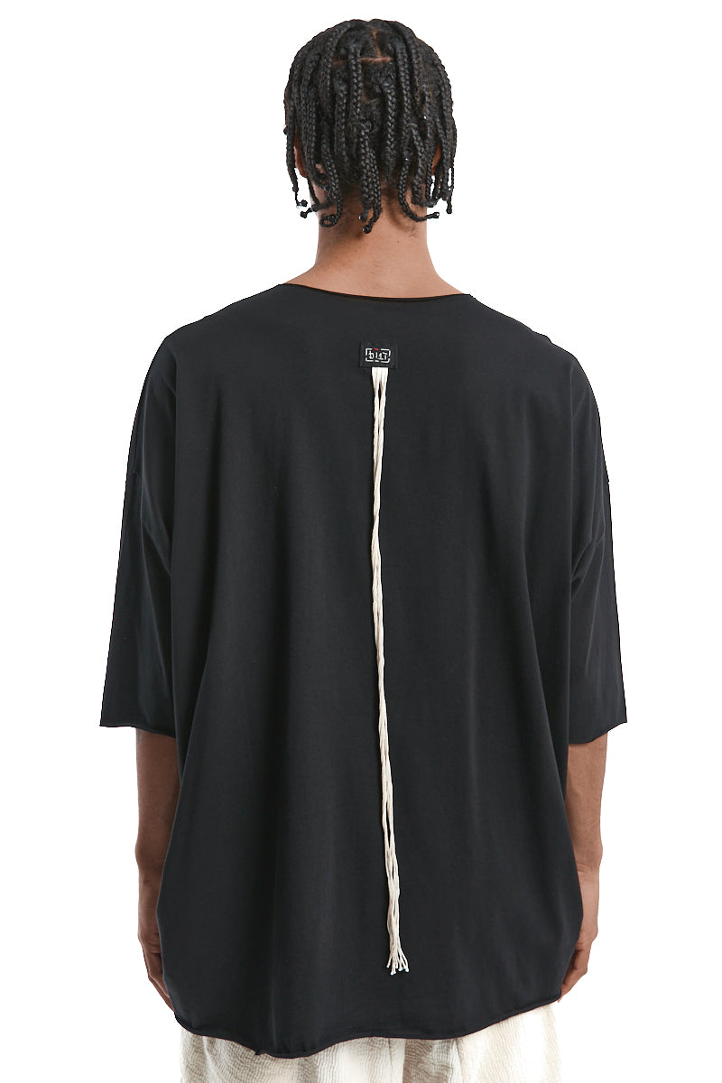 BLACK CROSS OVER TEE