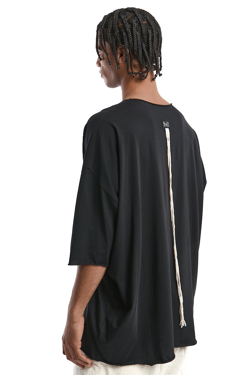 BLACK CROSS OVER TEE