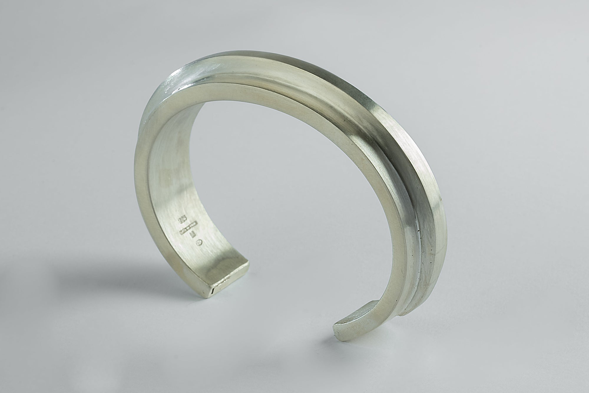 Ultra Reduction Ridge Bracelet (15mm, MA)