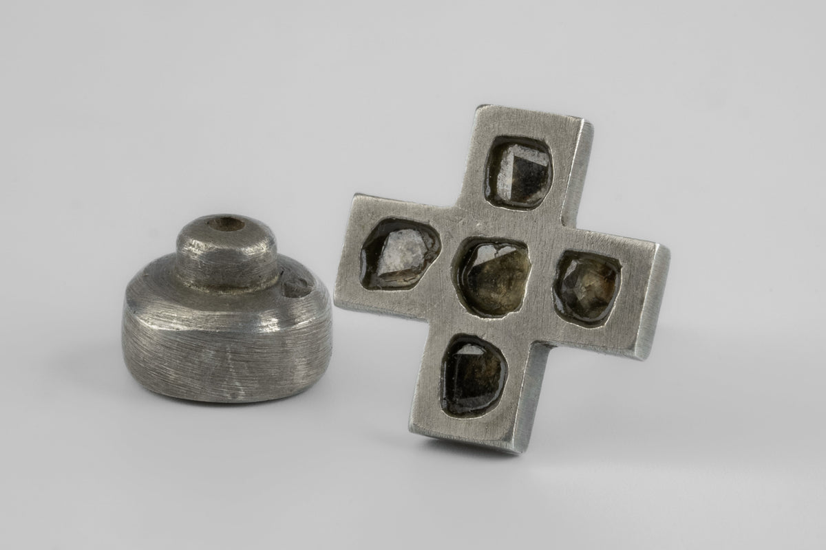 Plus Earring (Mega Pavé, 12mm, DA+DIA)