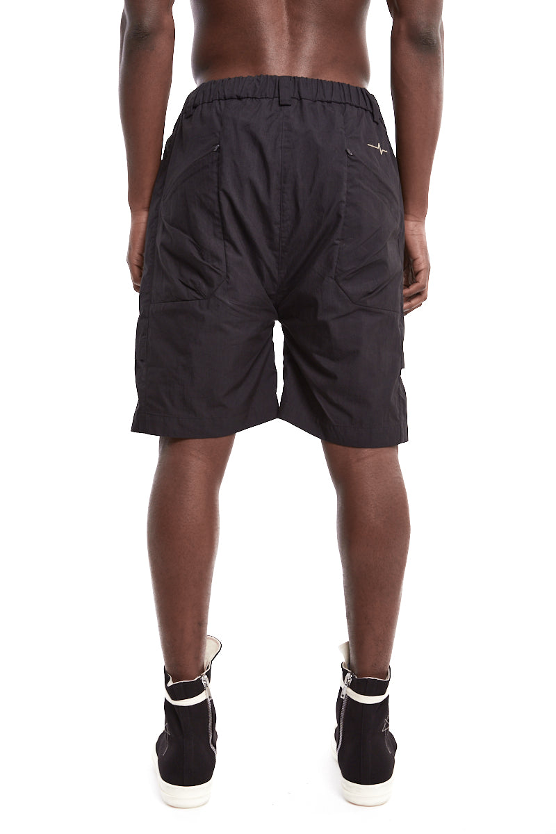 BLACK PLEATED SHORTS