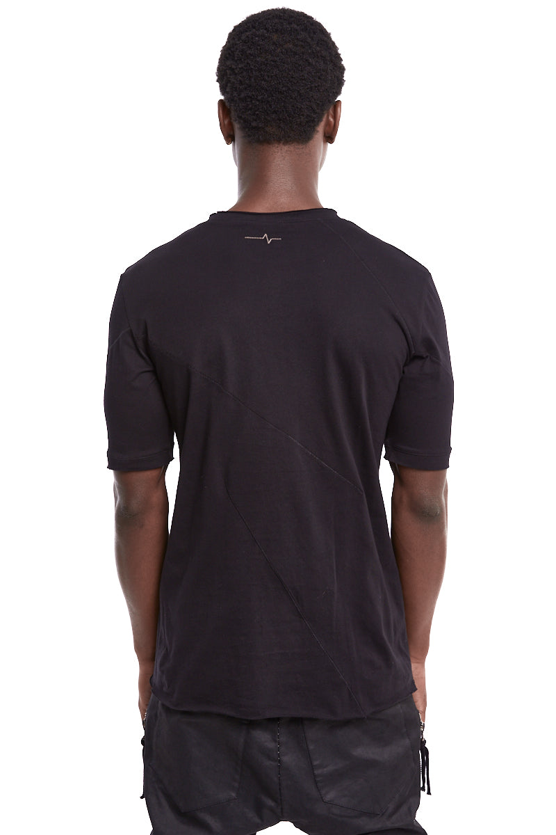 BLACK SCAR STITCHING TEE