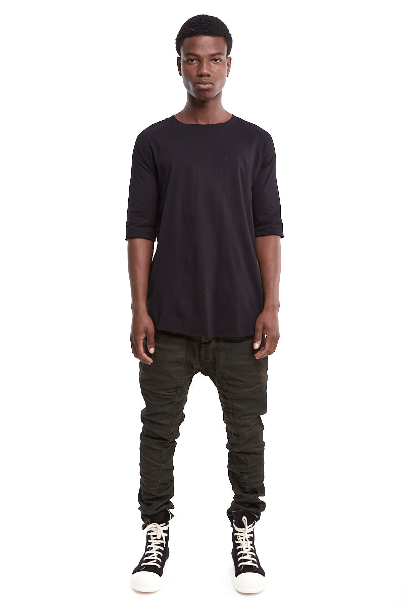 BLACK HALF SLEEVES TEE