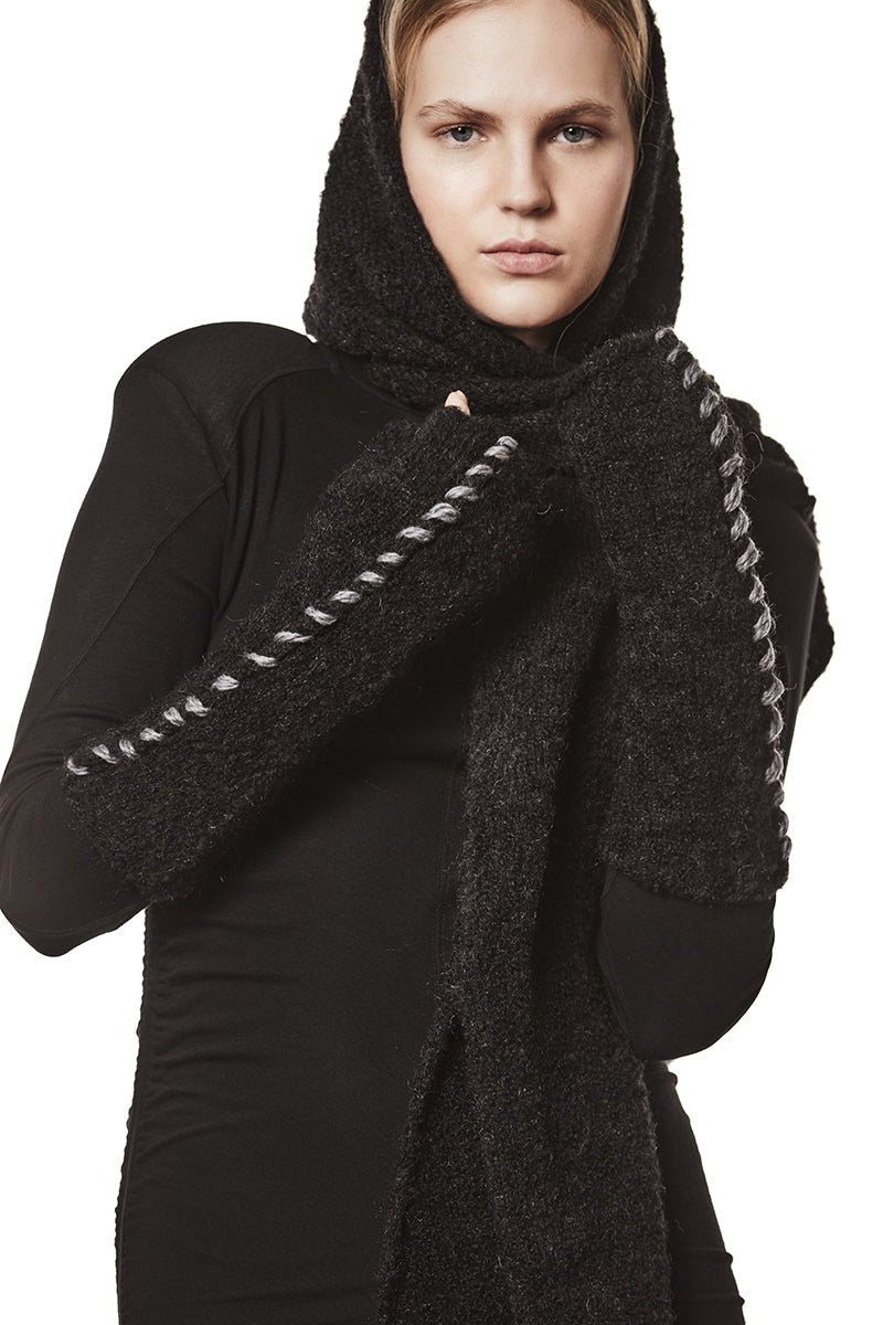 BLACK LONG KNITTED GLOVES