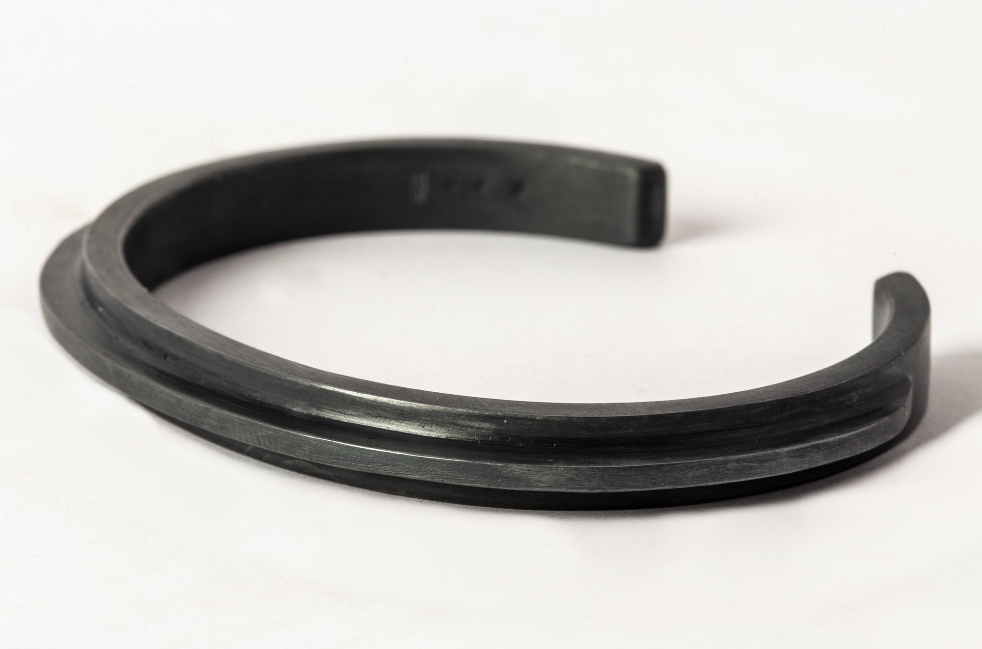 Ultra Reduction Ridge Bracelet (7mm, KA)