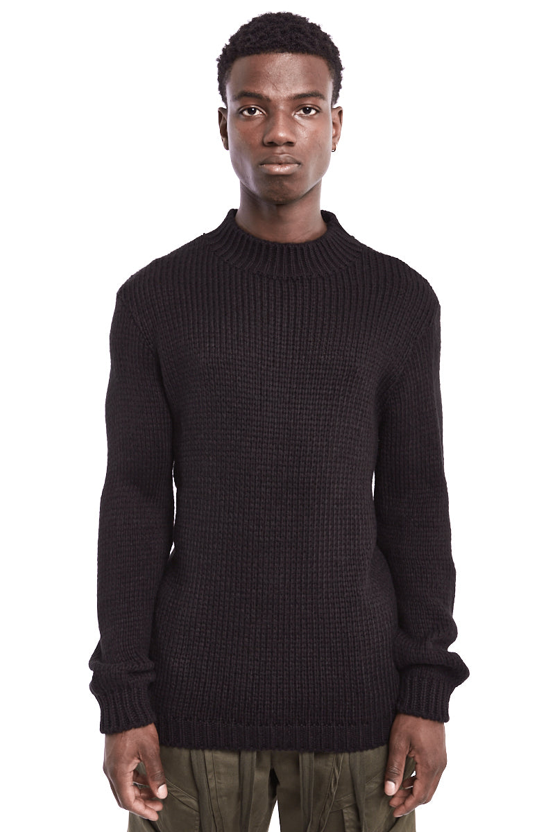 BLACK ROUND NECK REGULAR JERSEY