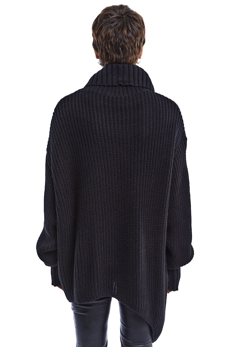 KNITTED OVERSIZE SWEATER