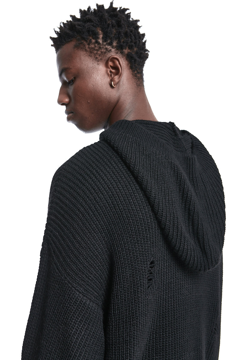 OVERSIZED KNITTED HOODED SWEATER