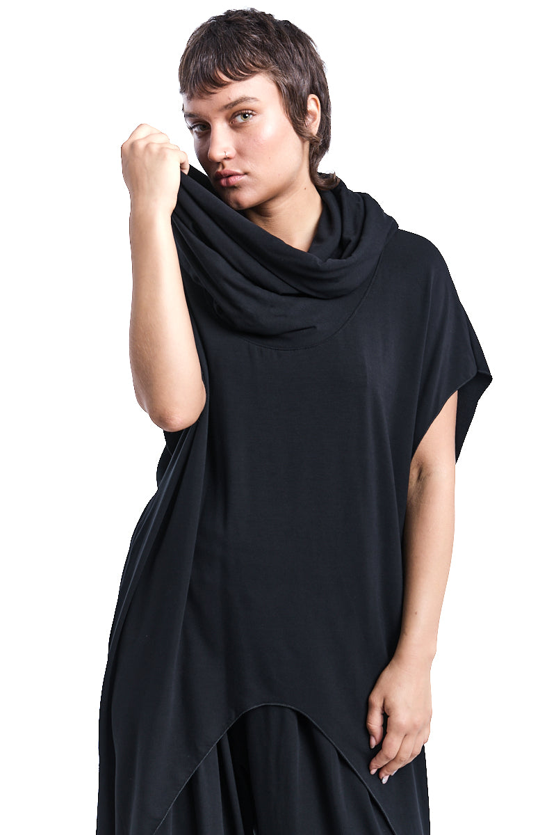 OVER ASYMMETRIC HIGH NECK TOP