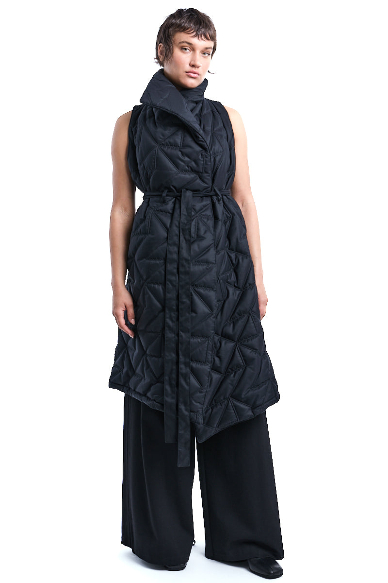 BLACK MATTE NYLON SLEEVELESS DOWN JACKET