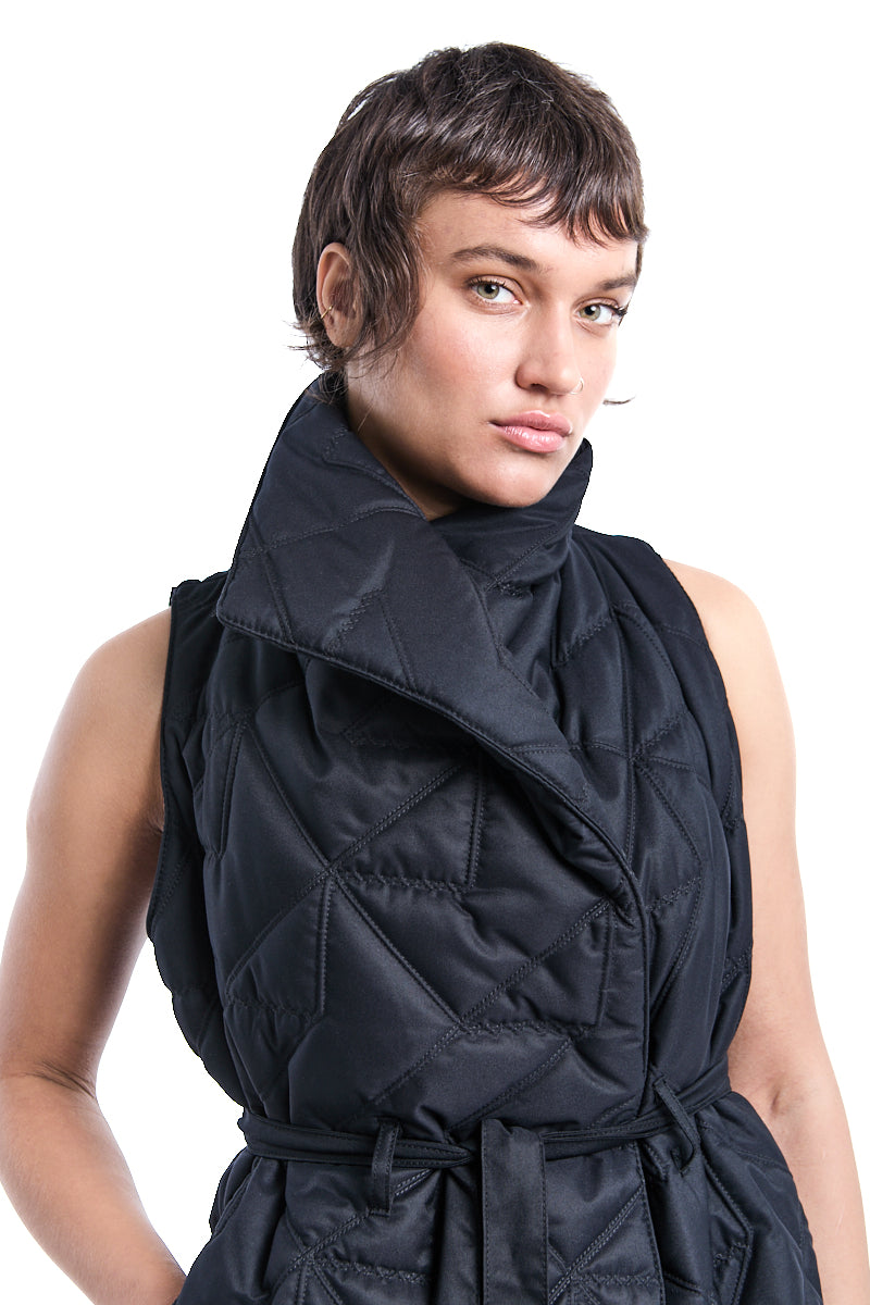 BLACK MATTE NYLON SLEEVELESS DOWN JACKET
