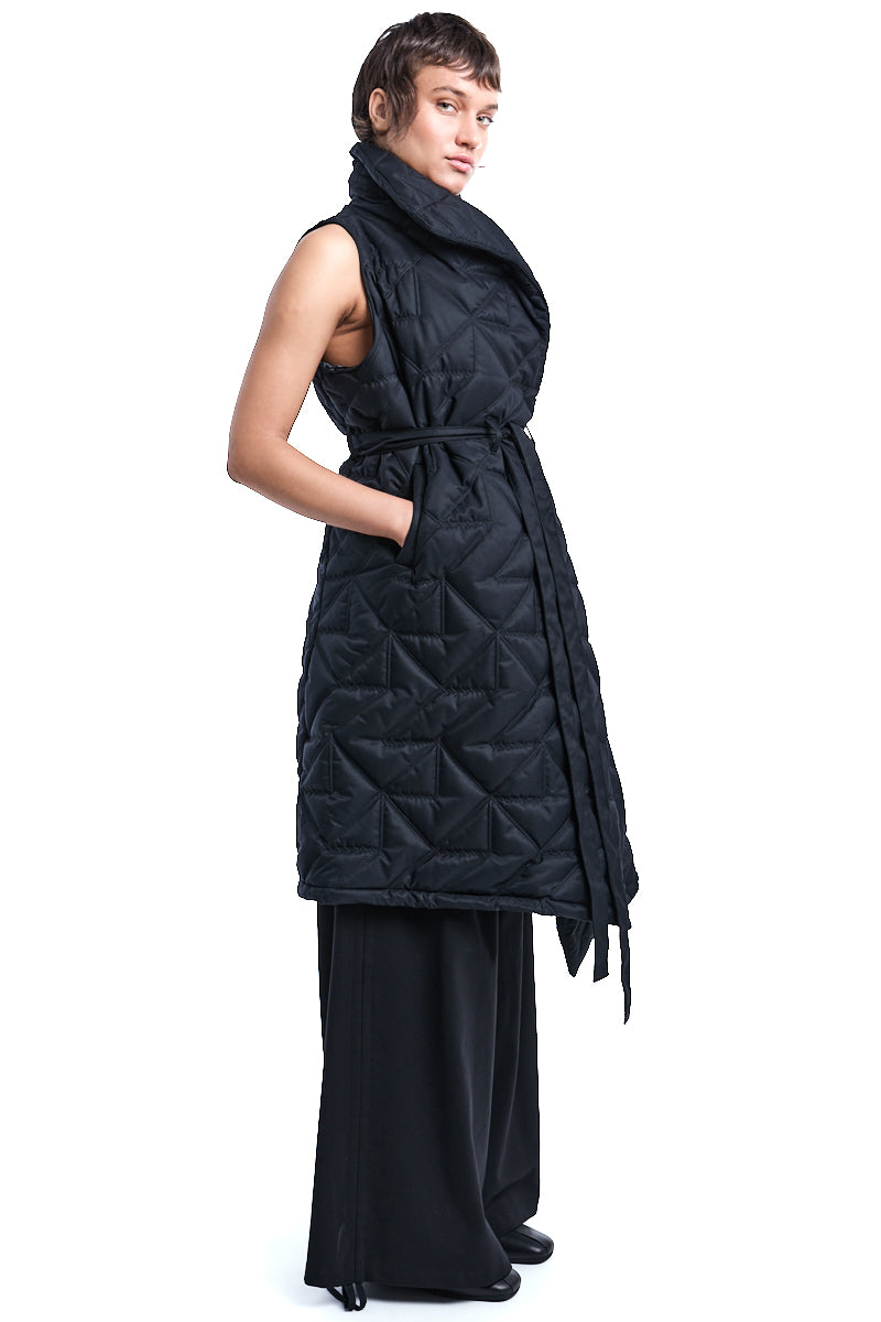 BLACK MATTE NYLON SLEEVELESS DOWN JACKET
