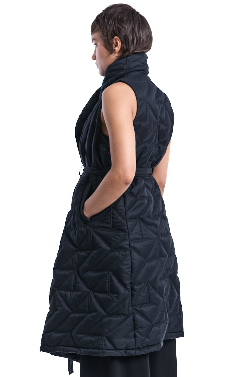 BLACK MATTE NYLON SLEEVELESS DOWN JACKET