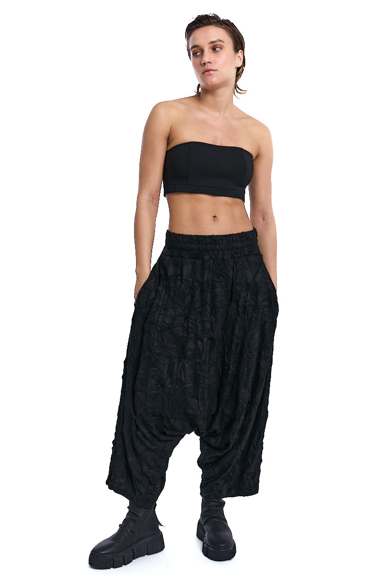 BLACK OVERSIZE LOW-CROTCH WRINKLED JERSEY TROUSERS