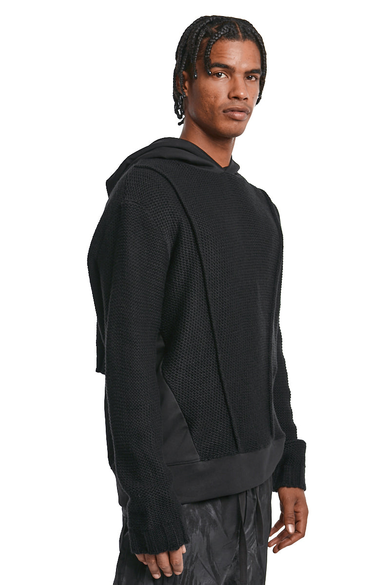 BLACK HOODED KNITTED SWEATSHIRT