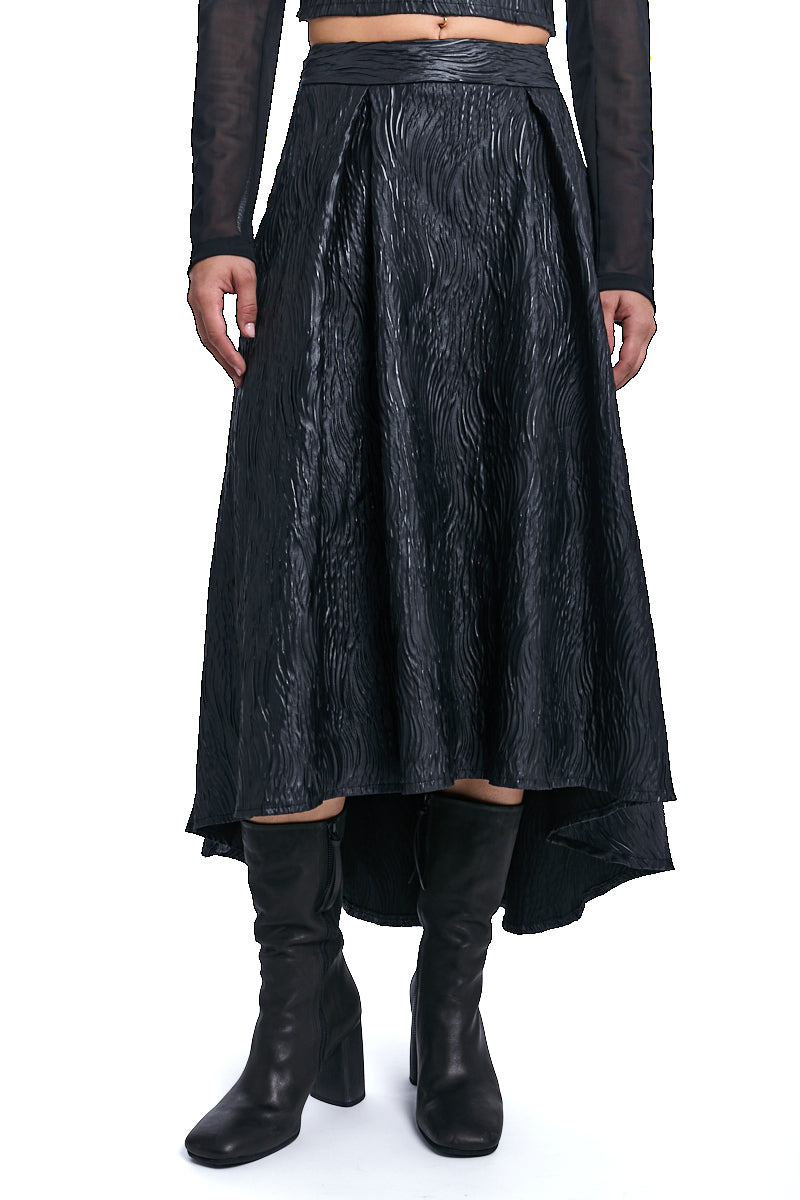 CRUMPLED BLACK LONG ASYMMETRIC JACQUARD SKIRT