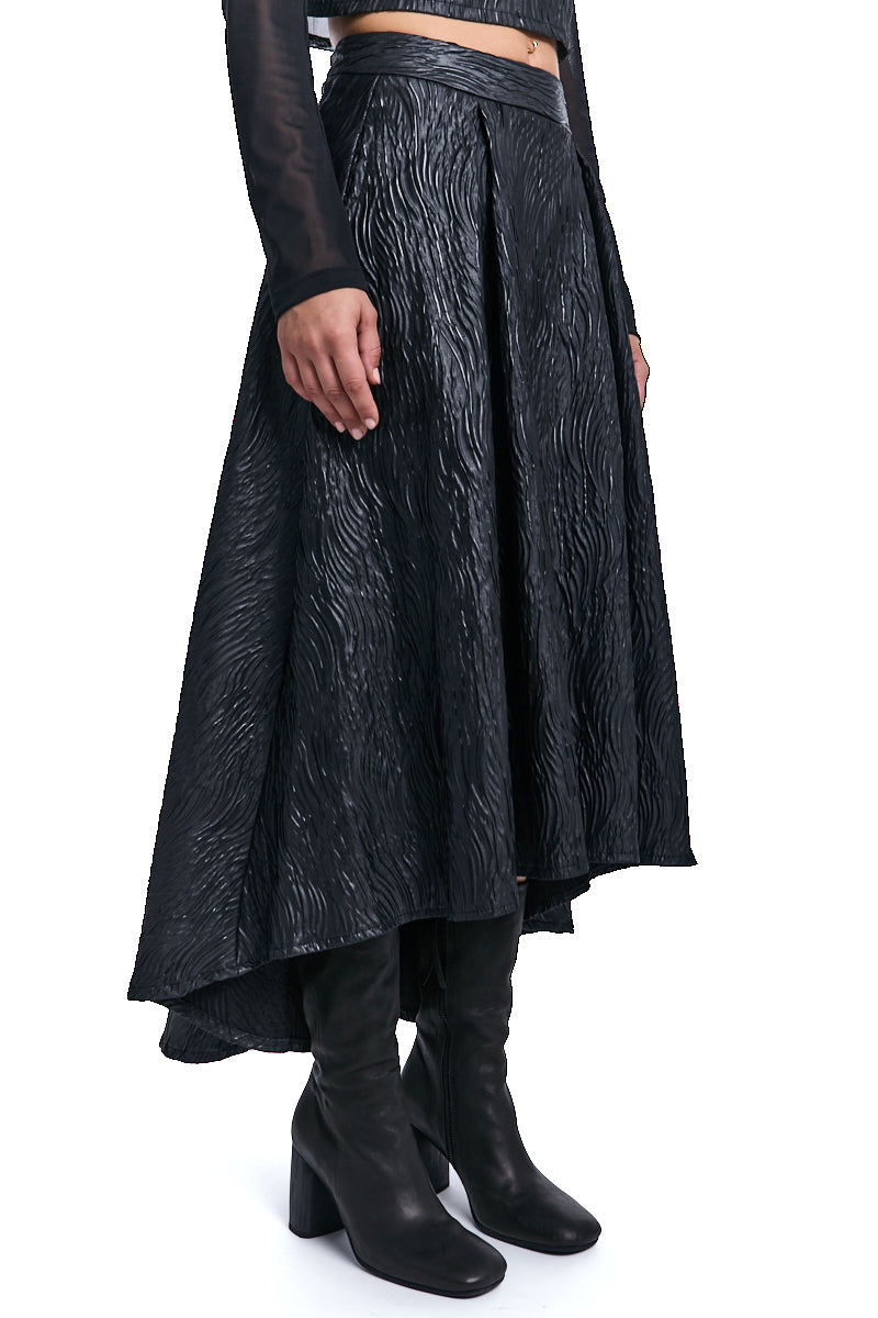 CRUMPLED BLACK LONG ASYMMETRIC JACQUARD SKIRT