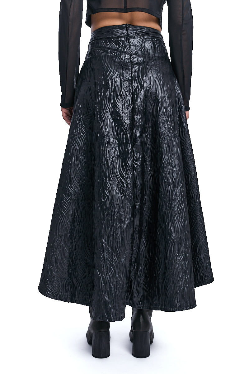 CRUMPLED BLACK LONG ASYMMETRIC JACQUARD SKIRT
