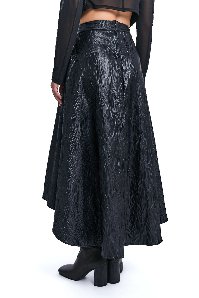 CRUMPLED BLACK LONG ASYMMETRIC JACQUARD SKIRT