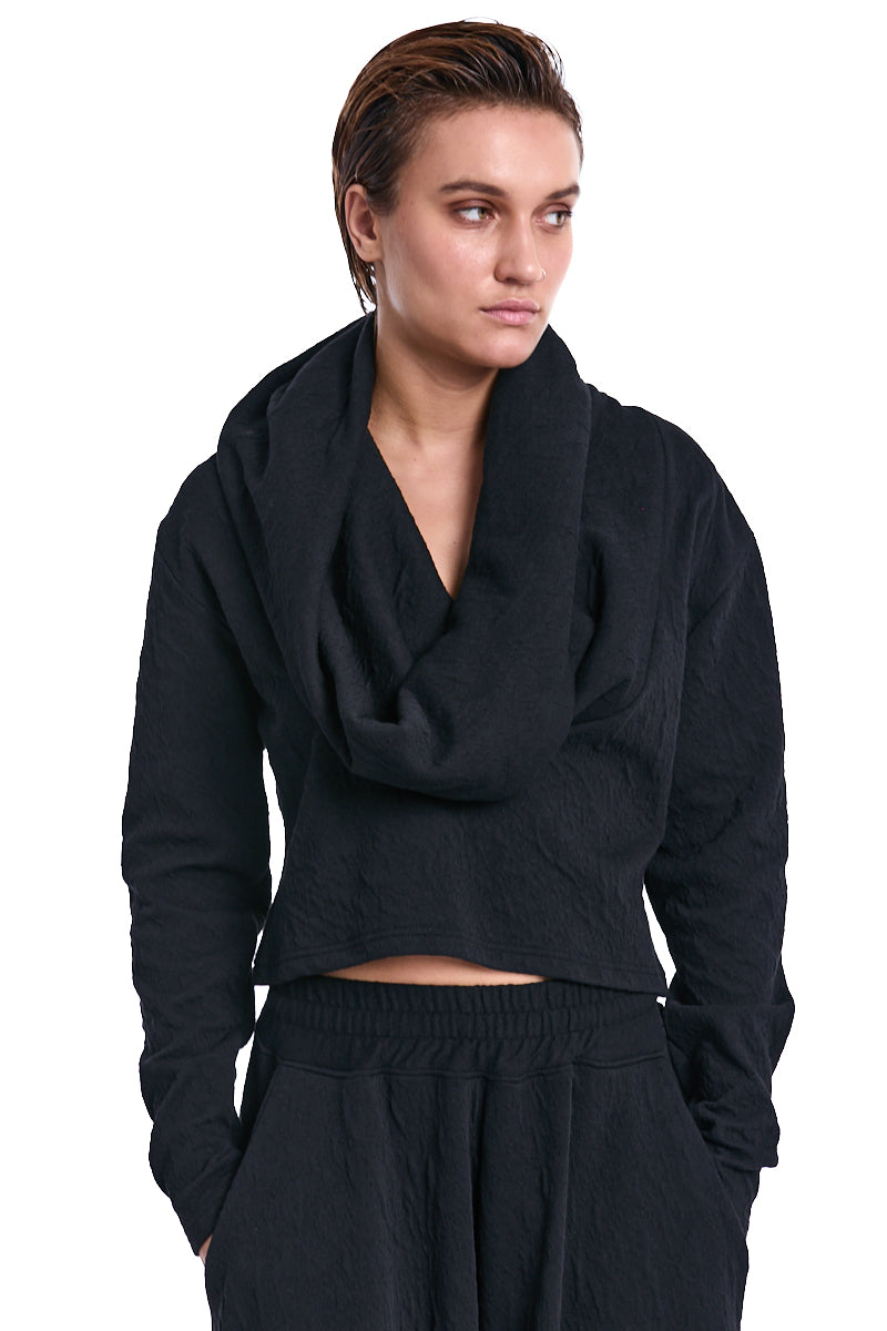 BLACK CROP EMBOSSED FLEECE SWEATER