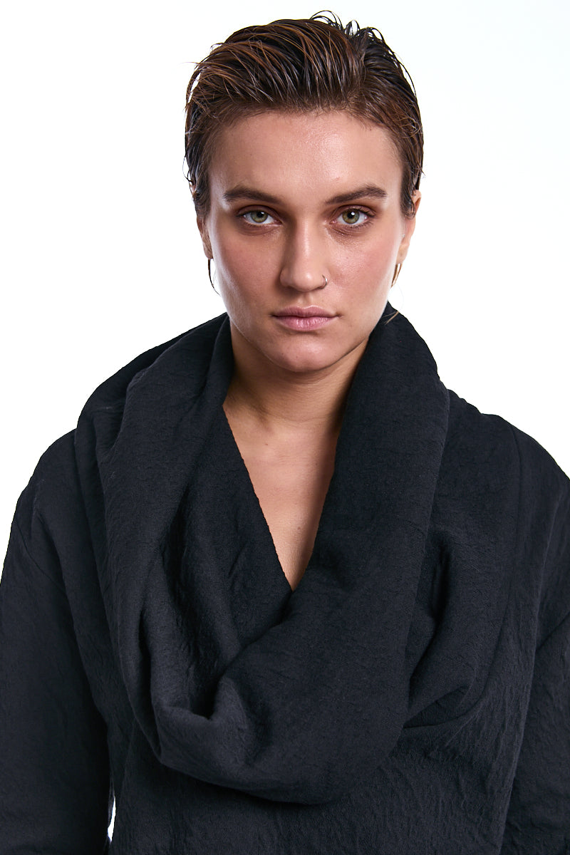 BLACK CROP EMBOSSED FLEECE SWEATER
