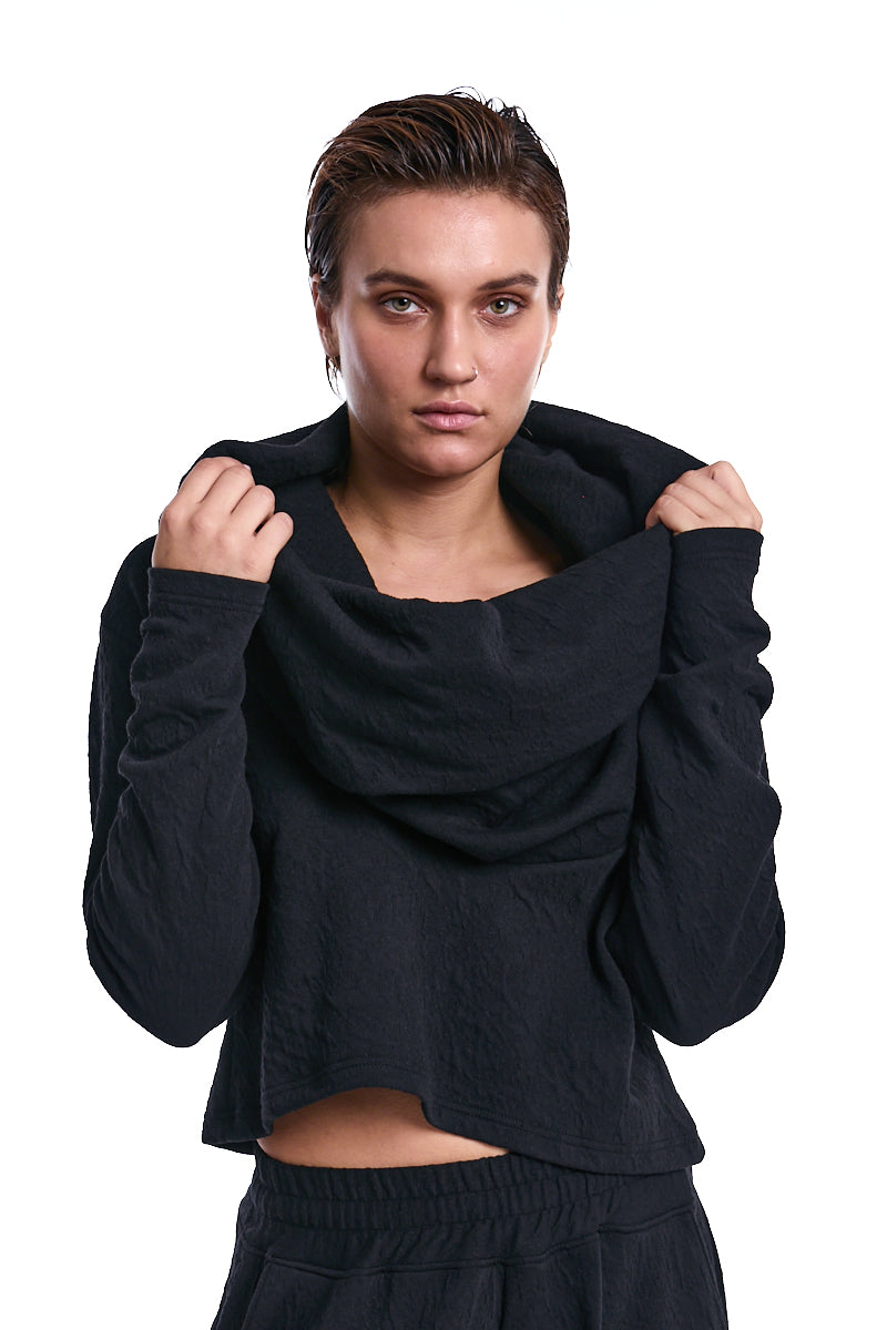 BLACK CROP EMBOSSED FLEECE SWEATER