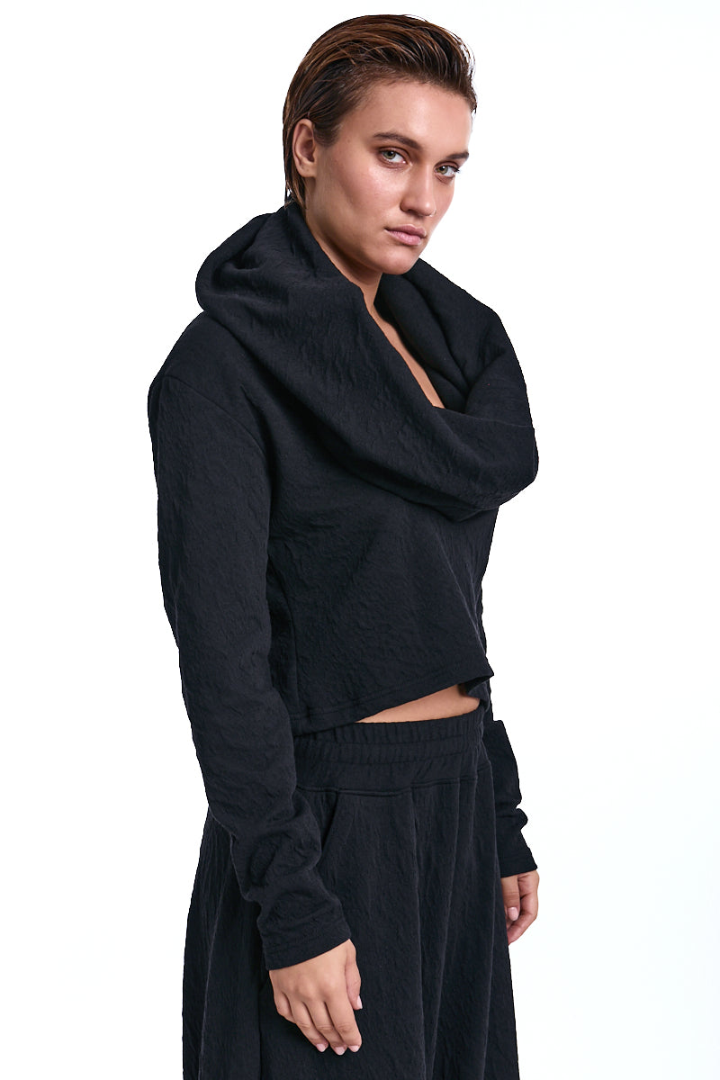 BLACK CROP EMBOSSED FLEECE SWEATER