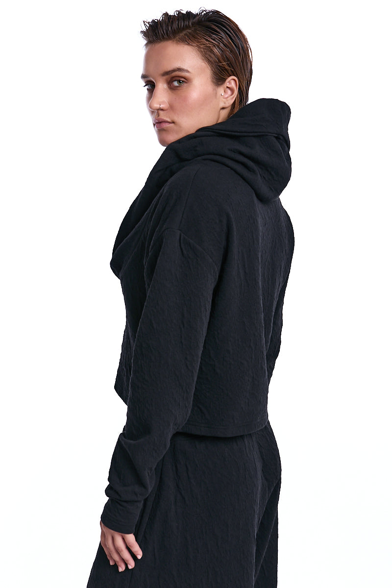 BLACK CROP EMBOSSED FLEECE SWEATER