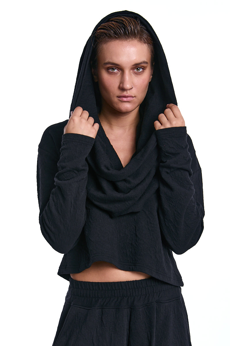 BLACK CROP EMBOSSED FLEECE SWEATER