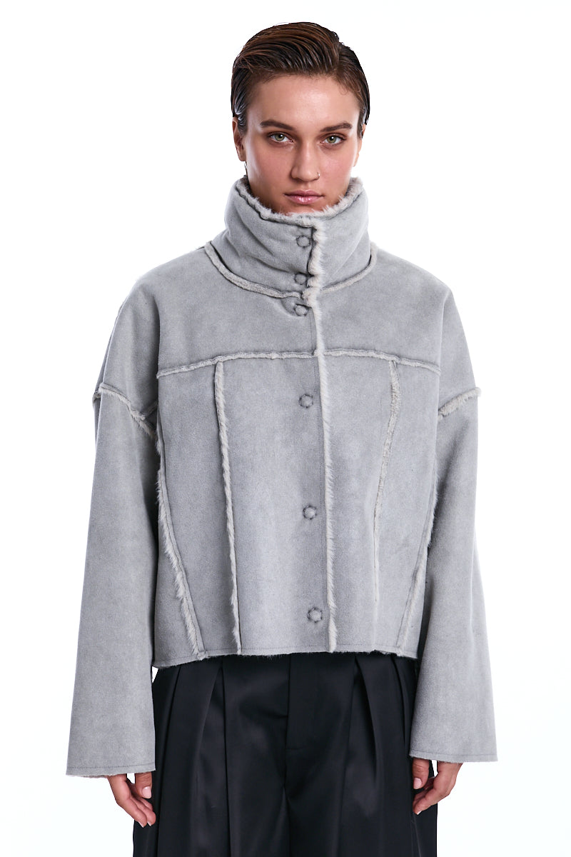 SAND CROPPED DOUBLE-FACE VEGAN SHEEPSKIN JACKET