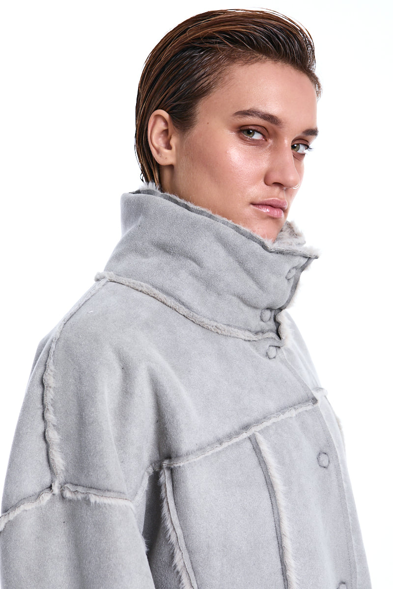 SAND CROPPED DOUBLE-FACE VEGAN SHEEPSKIN JACKET